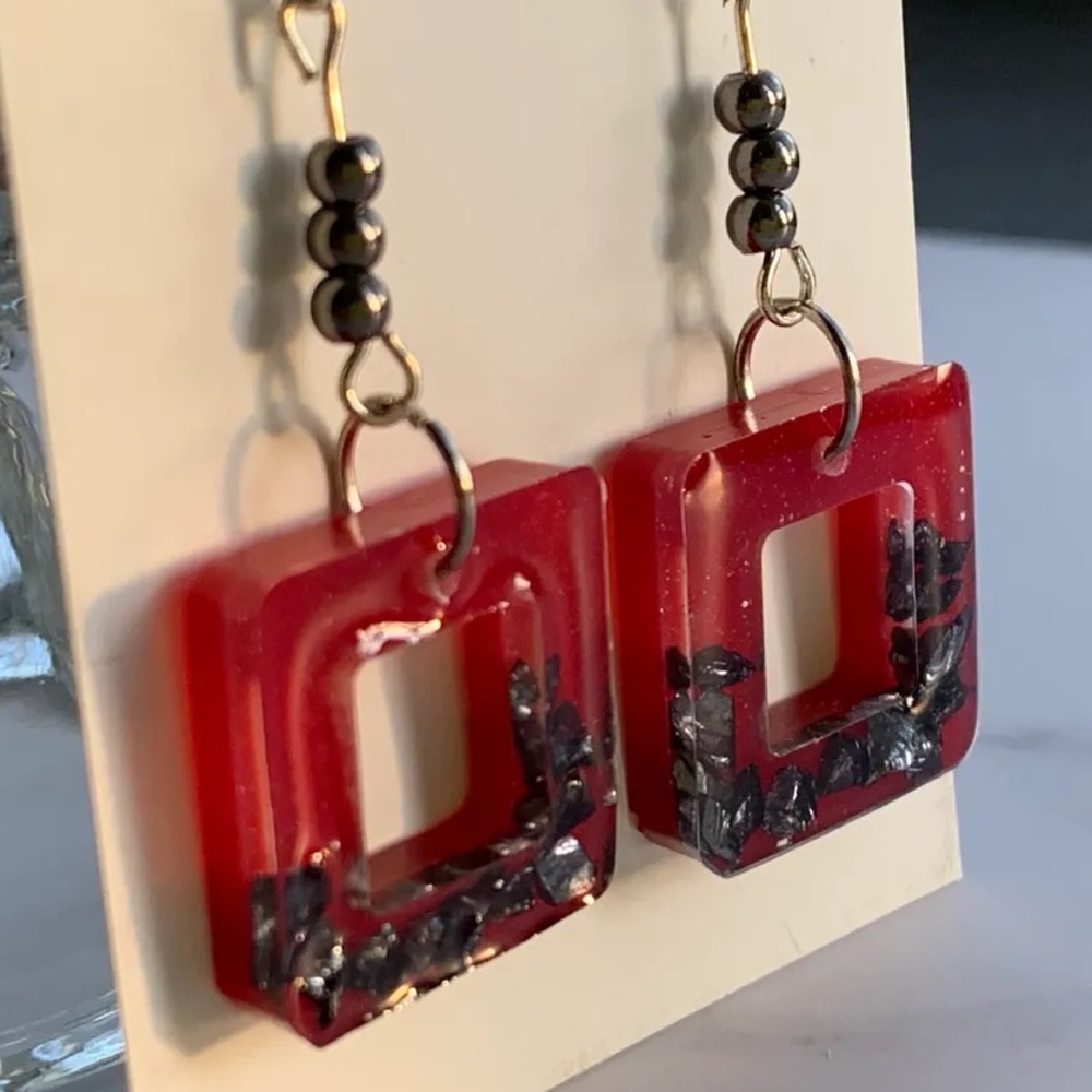 Raspberry open square drop earrings